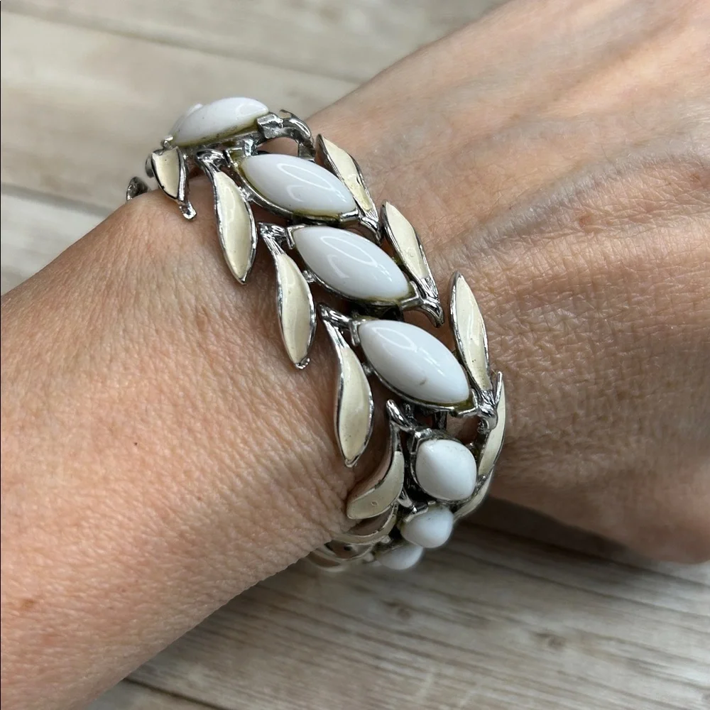 Vintage Milk Glass Bracelet By the Brand ART